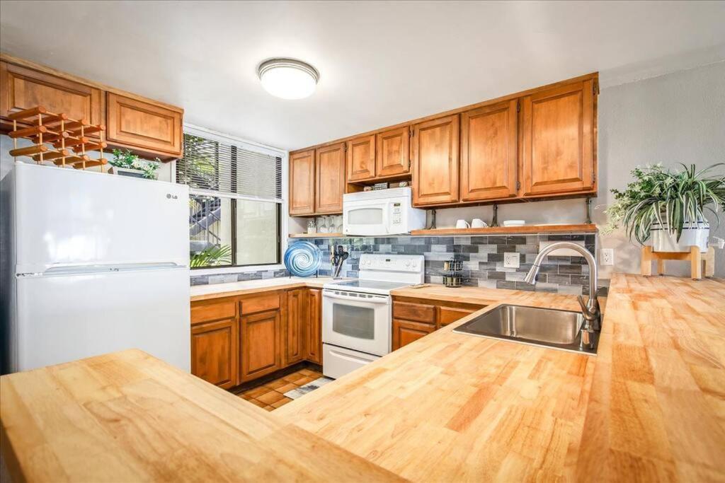 Beautiful 2/2 Condo In Kailua Kona. Ocean View! ภายนอก รูปภาพ